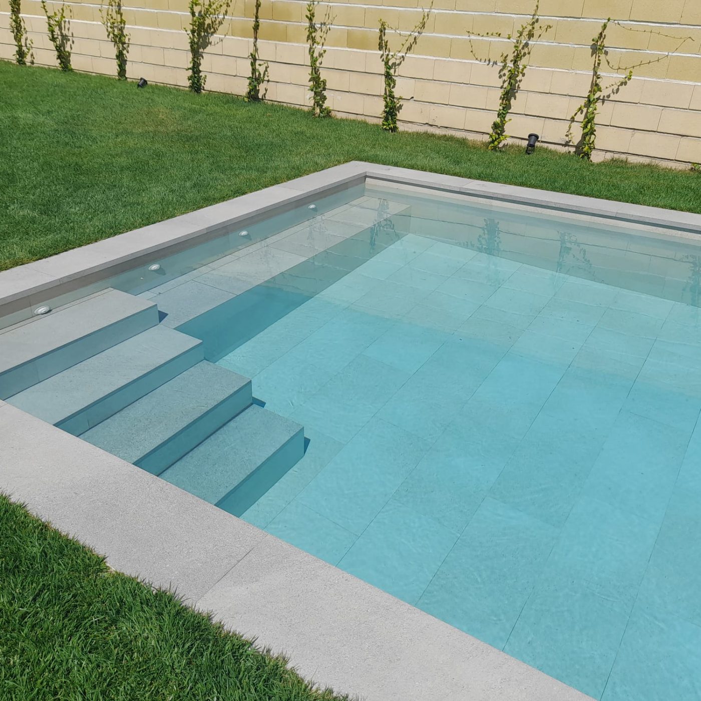 Construccion-Piscina-Revestimiento-Porcelanico-10-06-20-56-00 2
